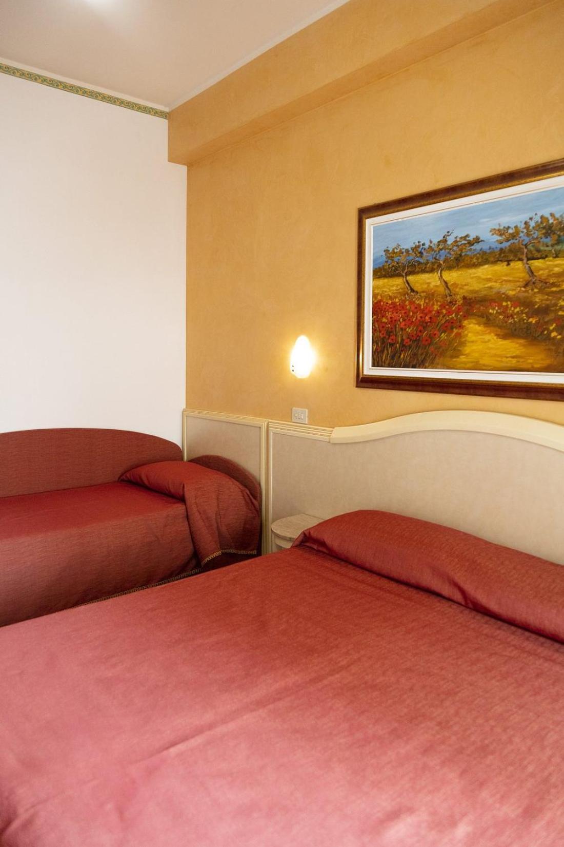 Hotel Igea Spiaggia Белларія-Іджеа-Марина Екстер'єр фото