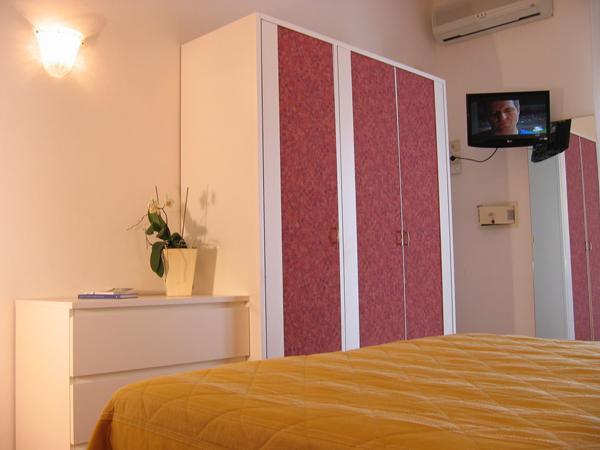 Hotel Igea Spiaggia Белларія-Іджеа-Марина Екстер'єр фото